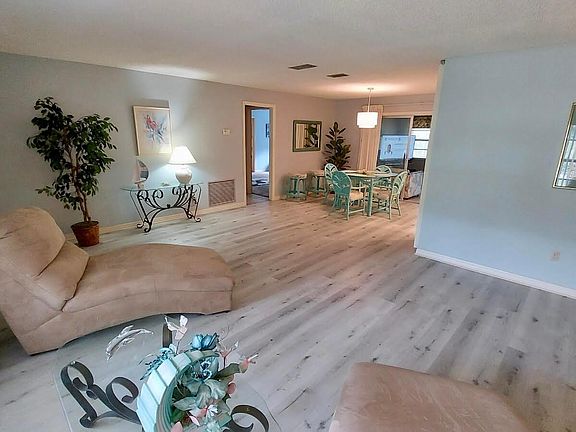 4th image of 3053 Pine Cove Pl