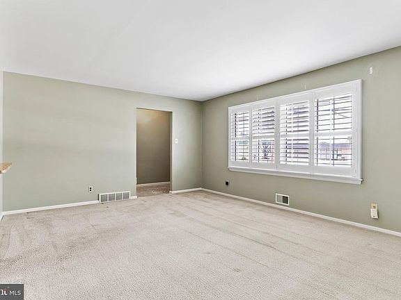 4th image of 6 Slate Hill Rd