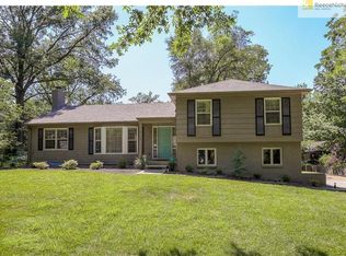 9104 Ensley Ln, Leawood, KS 66206