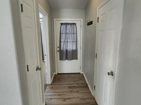2nd image of 1351 E Oakland St #B