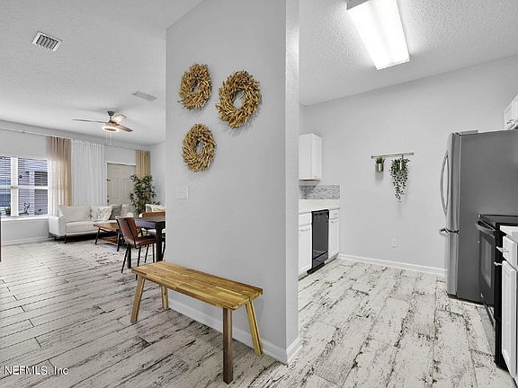 4th image of 862 Southern Creek Dr