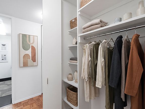 5th image of 525 E 72nd St APT 18D