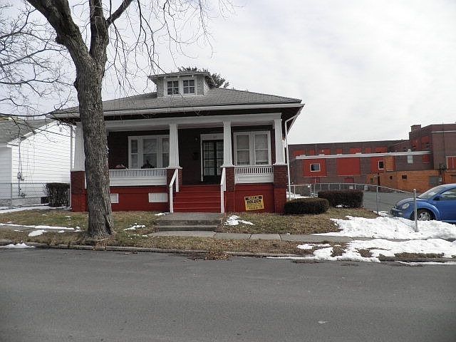 1st image of 27 S 2nd St