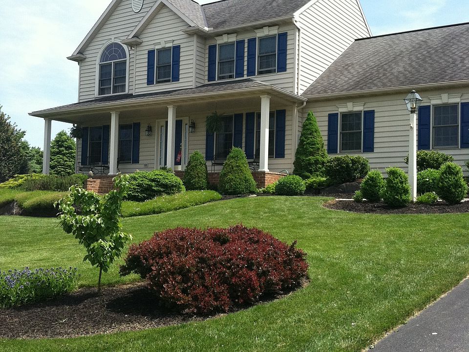 1st image of 137 Scarborough Ln