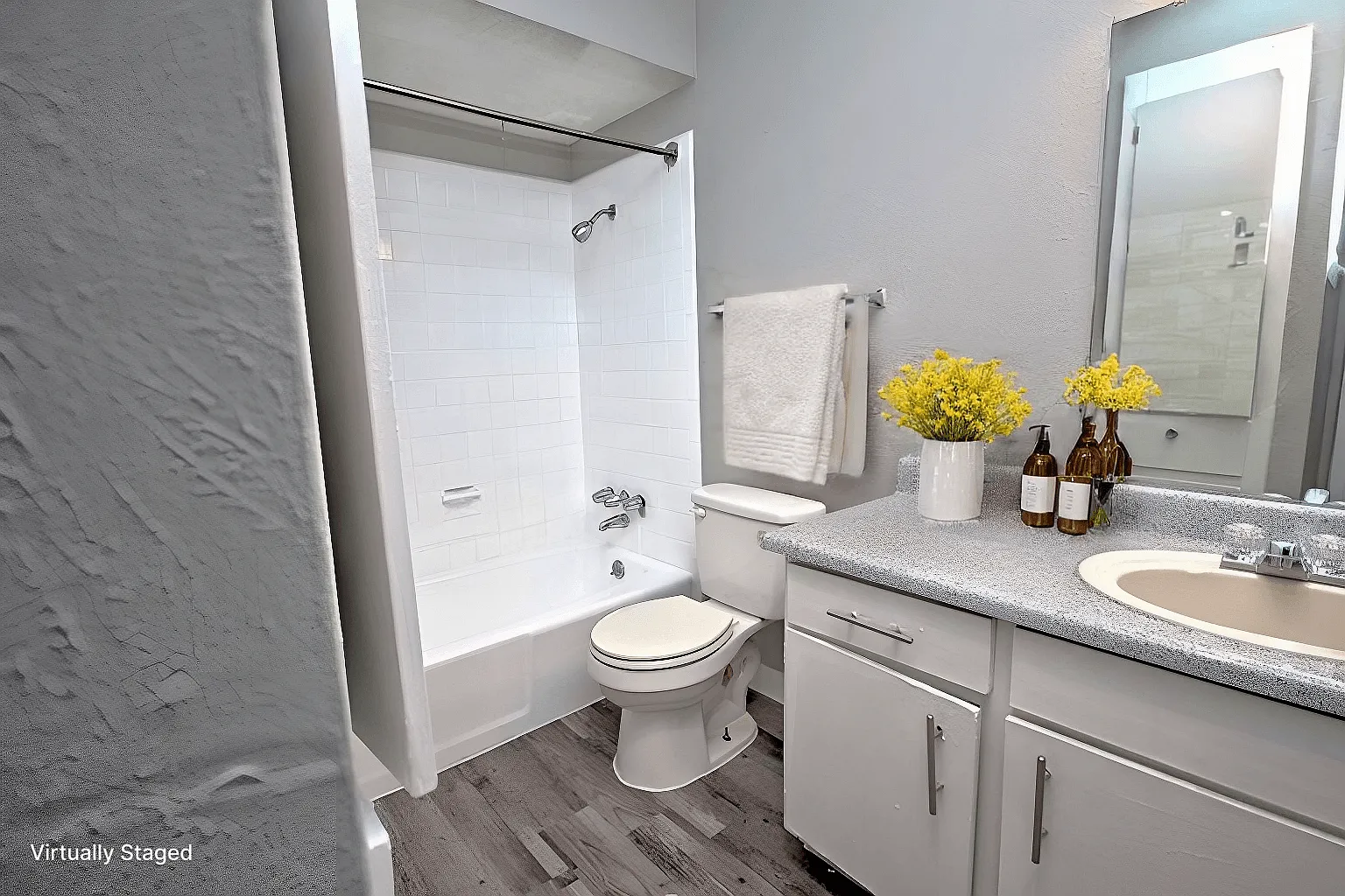 Devon Park Apartments — Photo 2