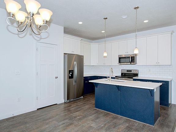 5th image of 1108 W Emerald Pools Ln