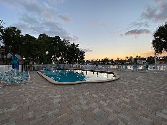 4th image of 1455 N Treasure Dr #Penthouse E