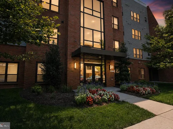 8970 Fascination Ct APT 130, Lorton, VA 22079