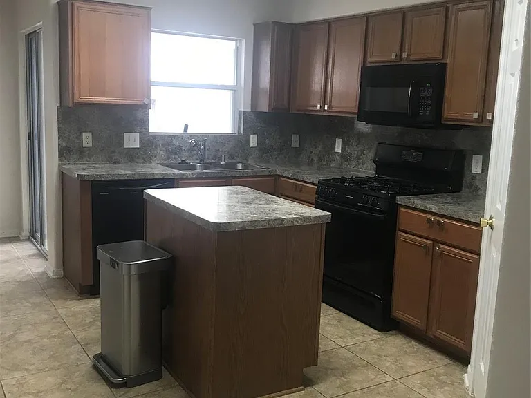 22531 Goss Spring Ct — Photo 9