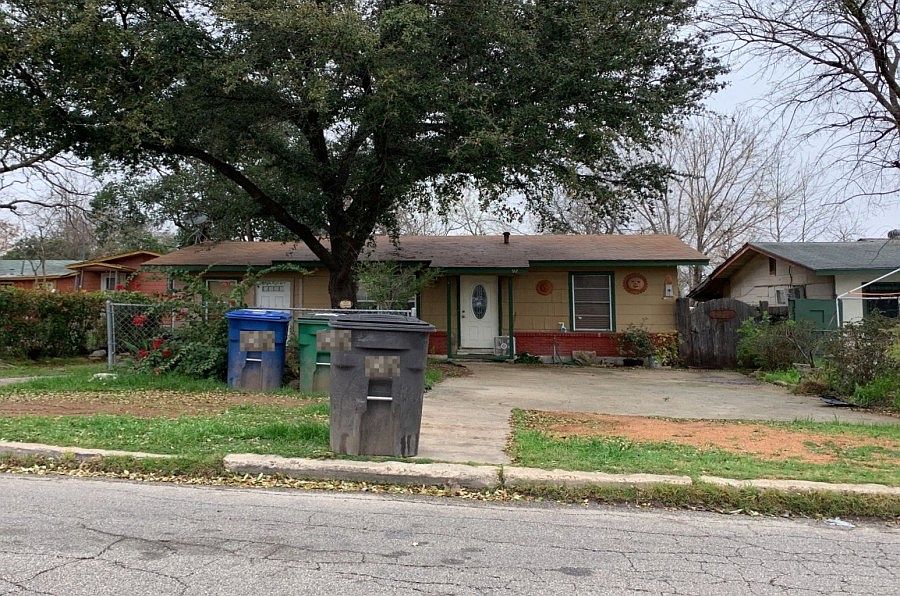 1st image of 927 Gardina St