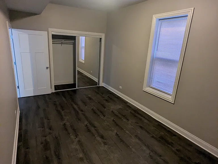 5334 W Argyle St #2 — Photo 7