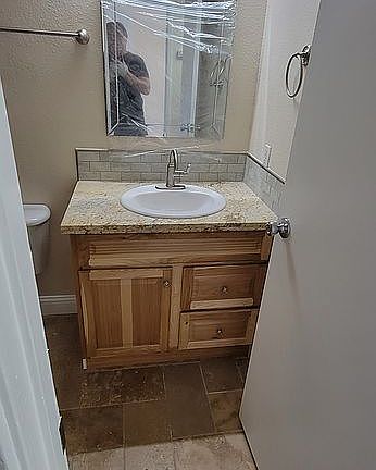5th image of 1040 Baywood Dr APT B