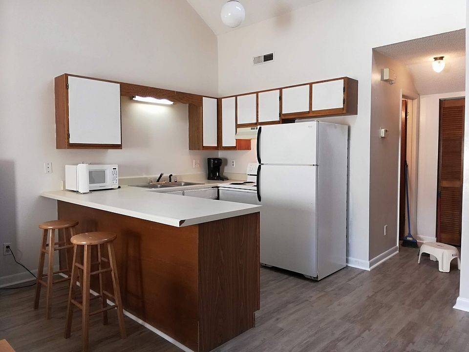 1st image of 500 Fairway Village Dr