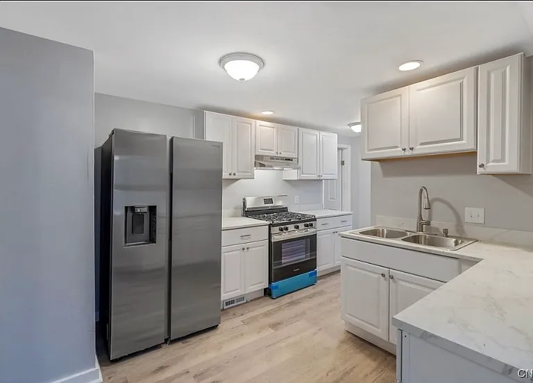 124 Loehr Ave #3 — Photo 10