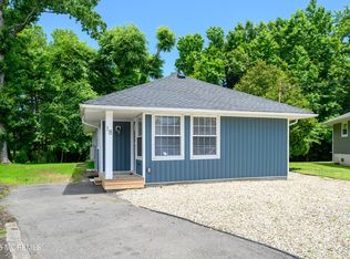 18 Caribbean Ct, Toms River, NJ 08753