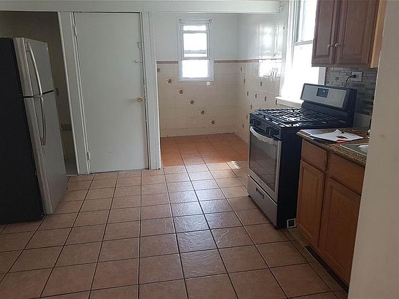5th image of 87-59 115th St