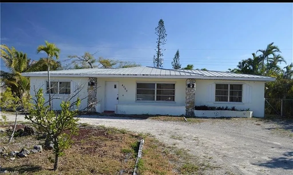3 bed, 2.0 bath, 1564 sqft, $2,840 — Photo 1