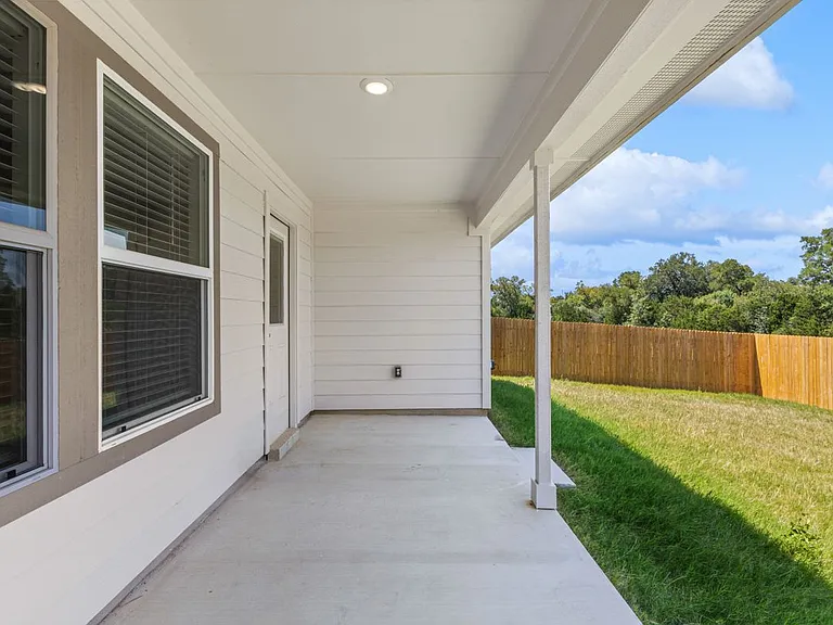 4011 Baerlon Cv — Photo 27