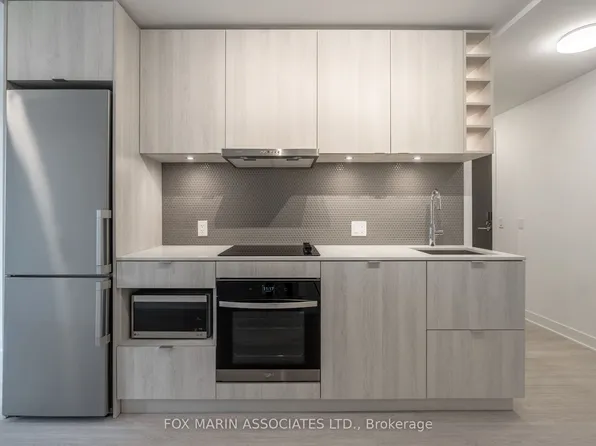 11 Yorkville Ave, Toronto, ON