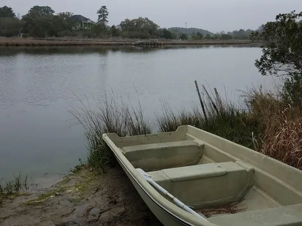 6526 Beagle Club Rd, Hollywood, SC 29449