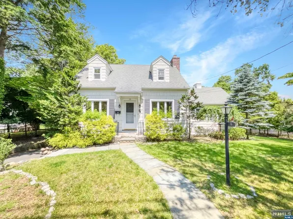 73 Hackensack Ave, Harrington Park, NJ 07640