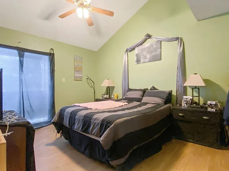2105 Melrose Dr — Photo 17