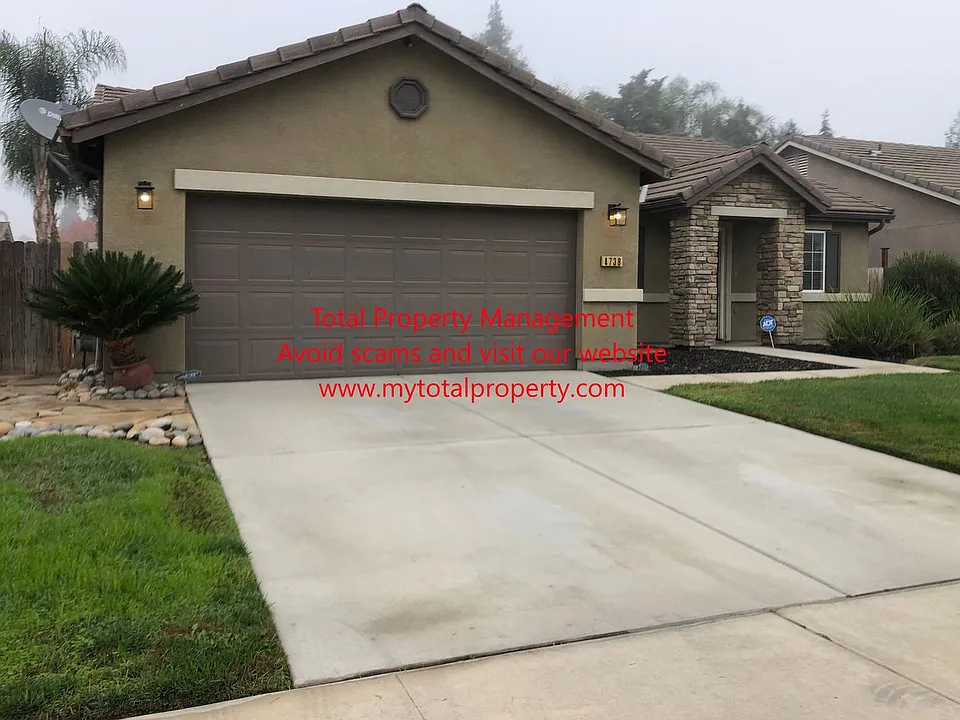 4738 W Rialto Ave