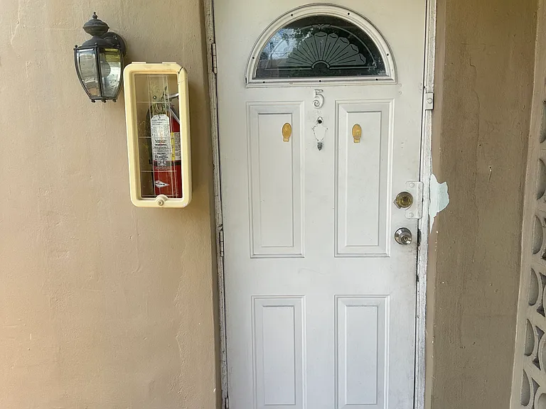 1788 SW 7th St #5 — Photo 2