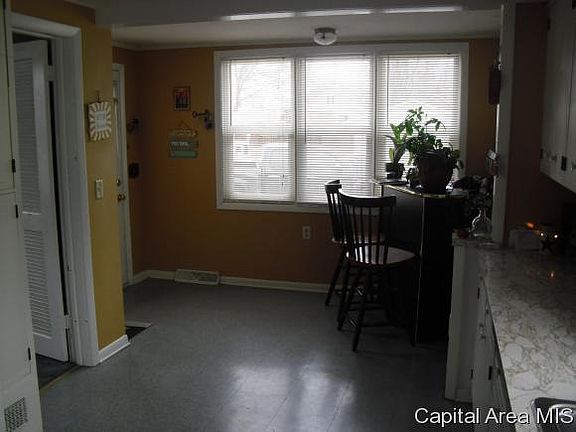 5th image of 791 E Knox St