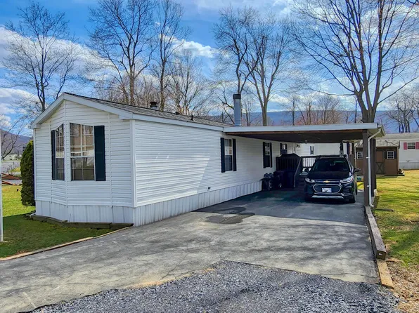 825 Dogwood Ln, Lock Haven, PA 17745