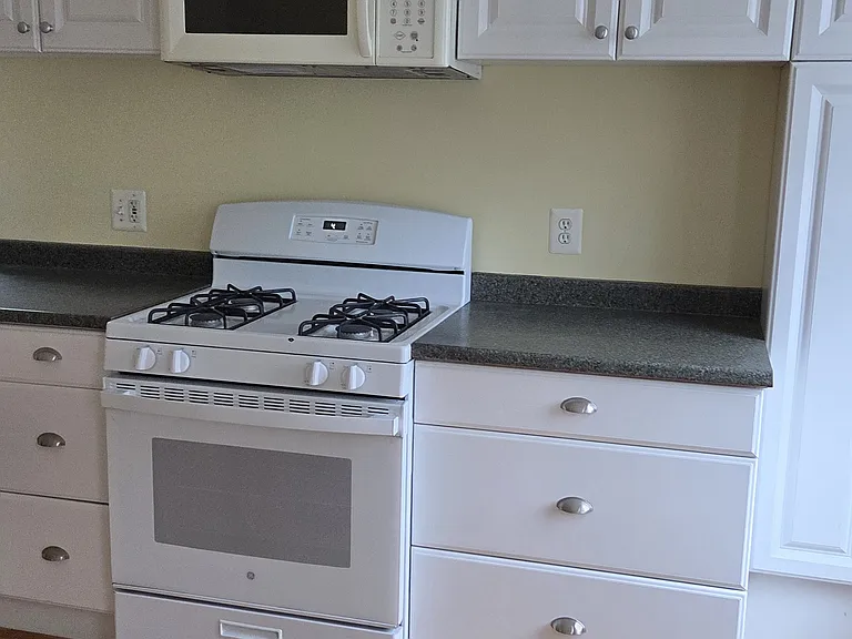 20 Clary St #3 — Photo 8