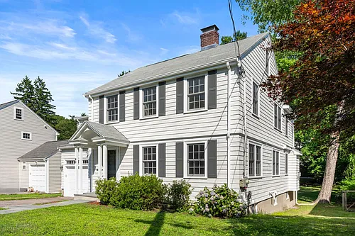 82 Allen Ave Photo 1