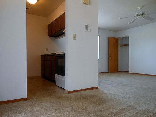 4th image of 1119 Express Dr APT 1