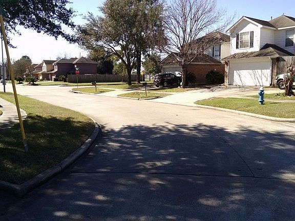 2nd image of 7122 Bayou Crest Dr