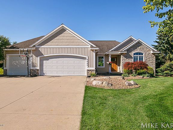3rd image of 5627 Southlake Ct