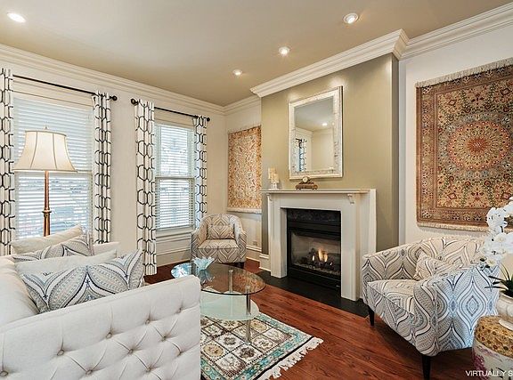2nd image of 4512 N Damen Ave