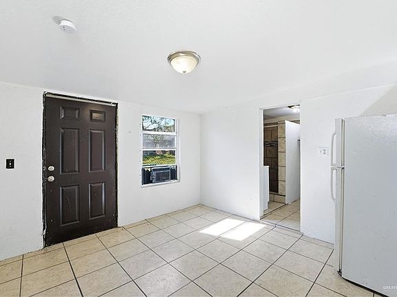 2nd image of 8516 Hendrix St #3