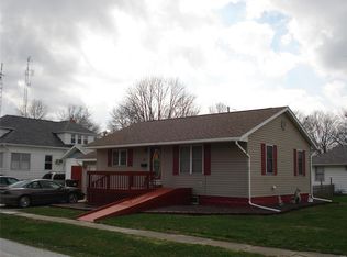 208 Lena St, Nokomis, IL 62075