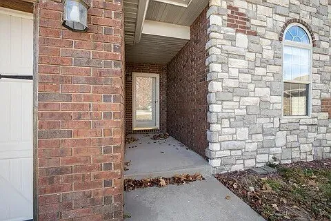1143 S Elmwood Ave