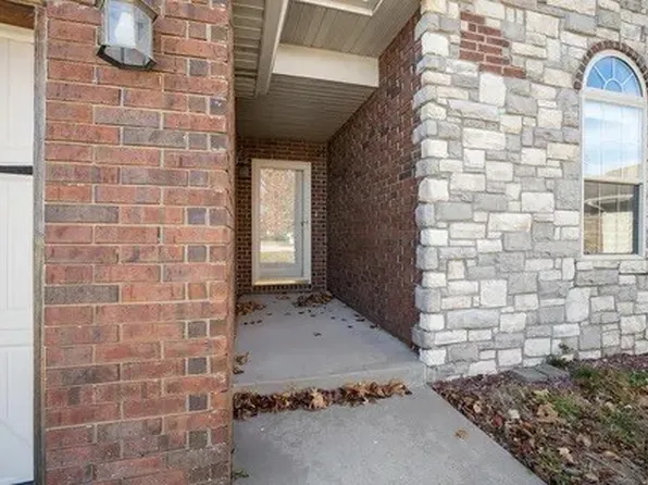 1143 S Elmwood Ave, Springfield, MO 65804
