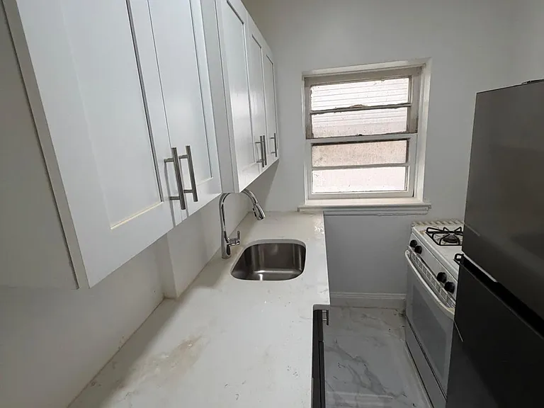 325 Roseville Ave #2A — Photo 1
