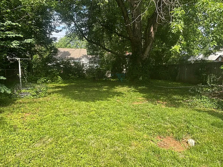 1821 S Florence Ave — Photo 7