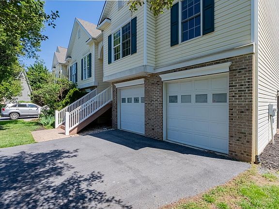 5th image of 156 Chelsea Cir