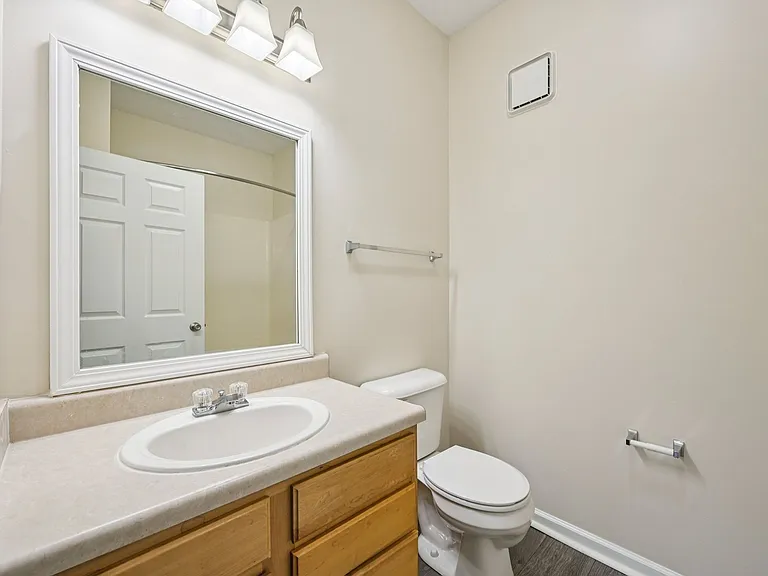 Bayberry Place Apartments — Photo 37