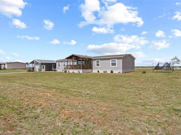 130 Hydro Hills Rd, Hydro, OK 73048