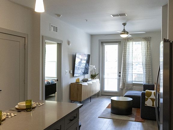 5th image of 1148 N Main St #413