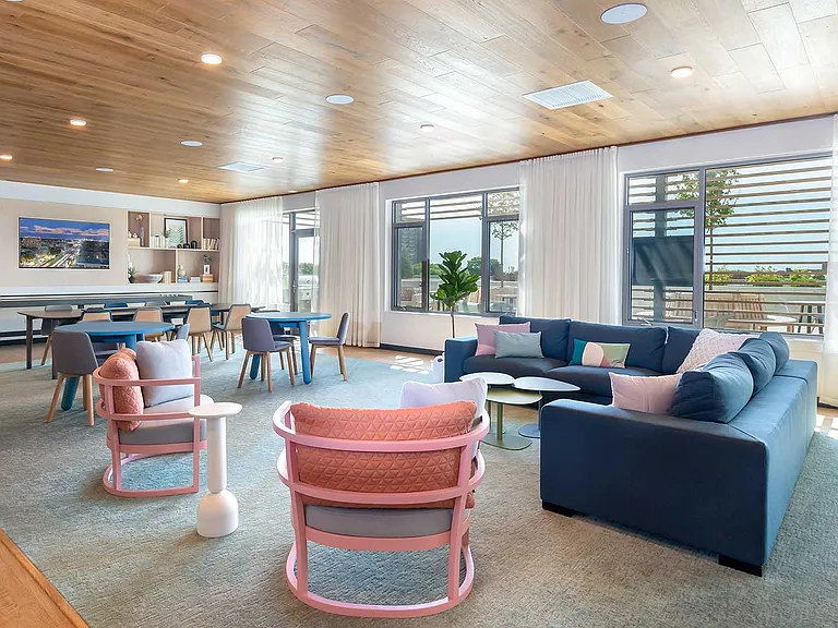 From quiet mornings to evening gatherings, Eleven33's resident lounge offers modern comfort, bright design, and spaces that bring people together.