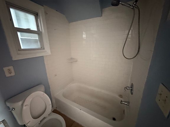 5th image of 138 Highland St Floor 1