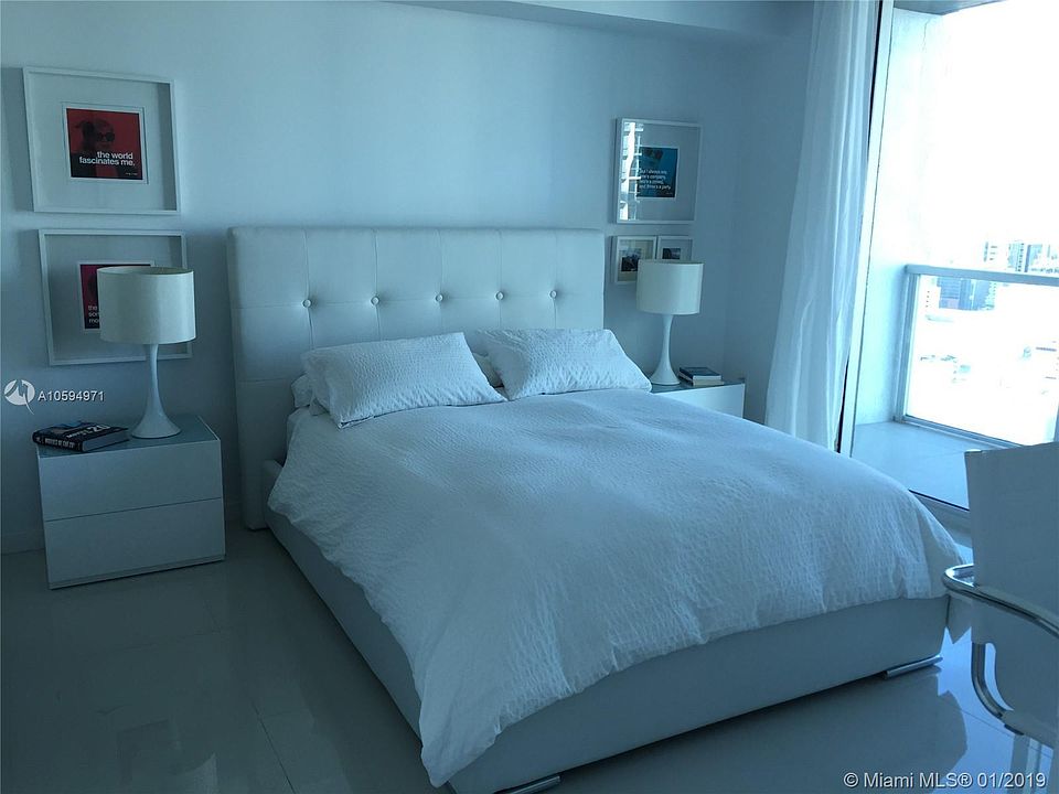 1st image of 500 Brickell Ave APT 3305