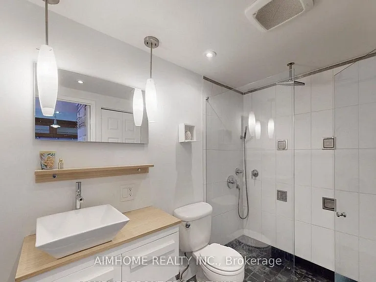 284 Bloor St W #806 — Photo 14